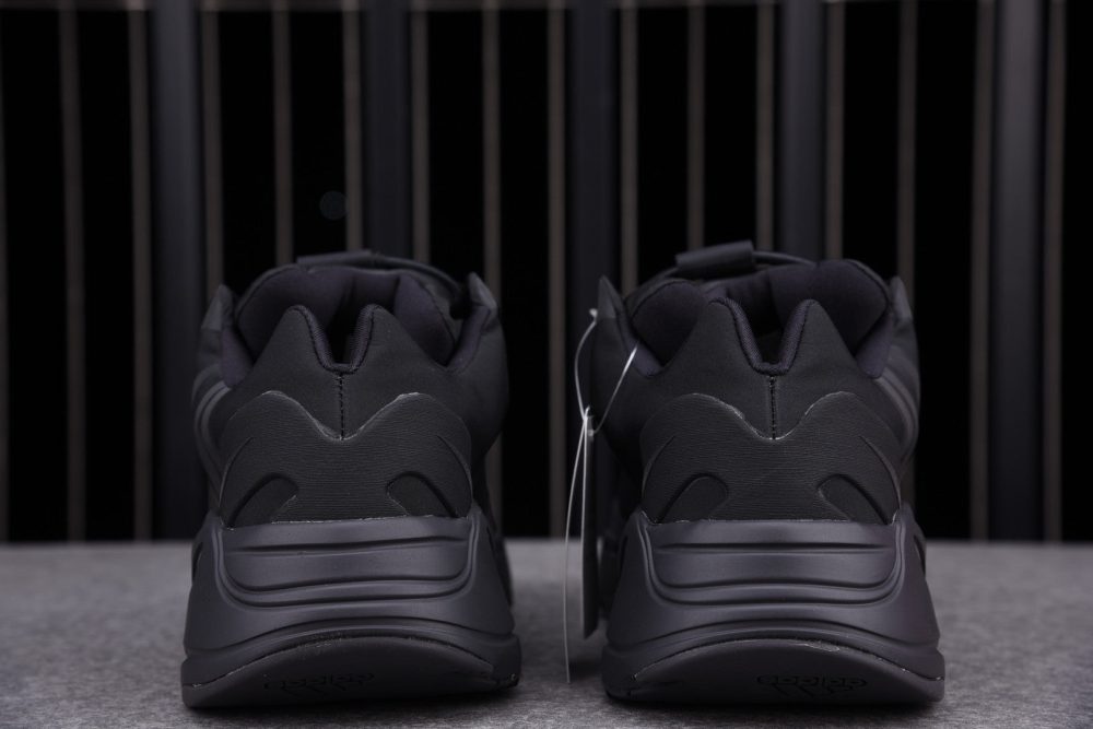 Yzy Boost 700 MNVN Black - Image 7