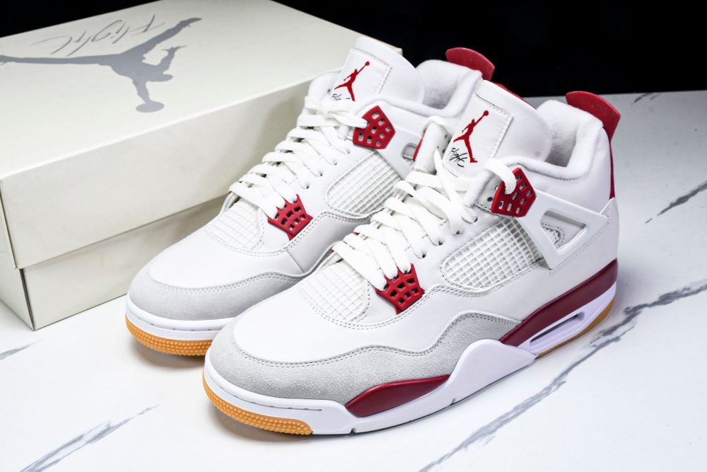 AJ4 Retro SB 'Varsity Red' (Friends & Family) - Image 20