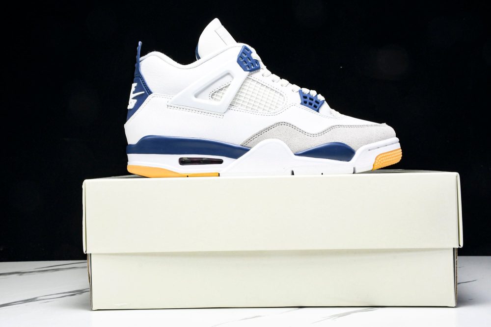 AJ4 Retro SB 'Navy' - Image 22
