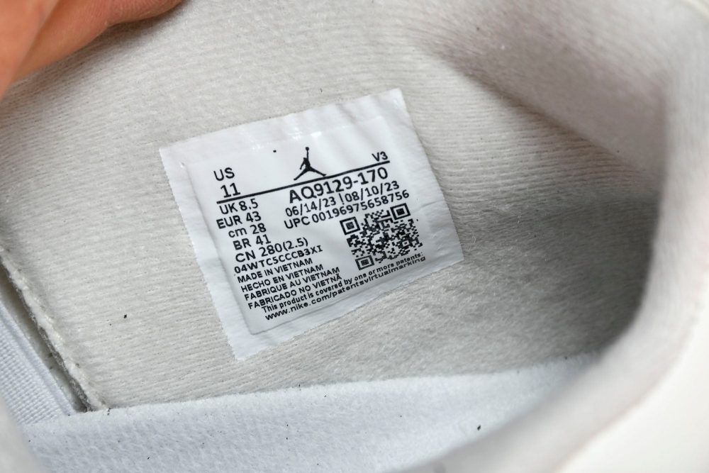 AJ4 Retro 'Metallic Gold' - Image 13