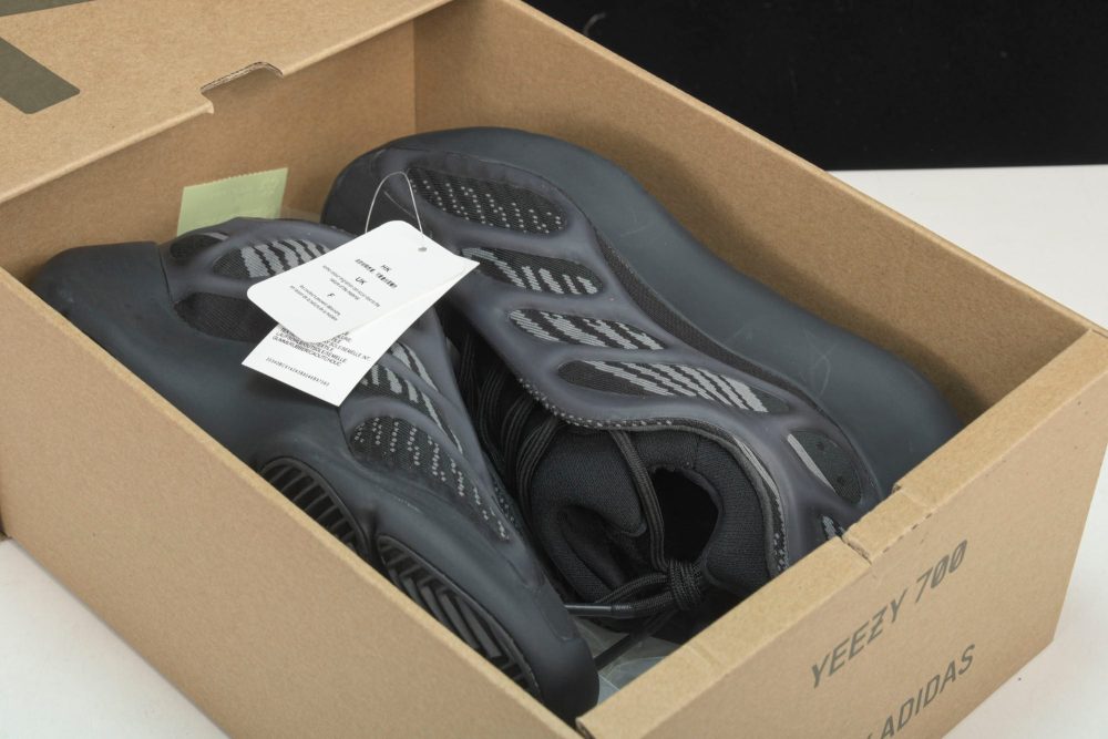 Yzy 700 V3 Alvah - Image 22