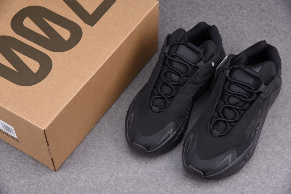 Yzy Boost 700 MNVN Black - Image 9