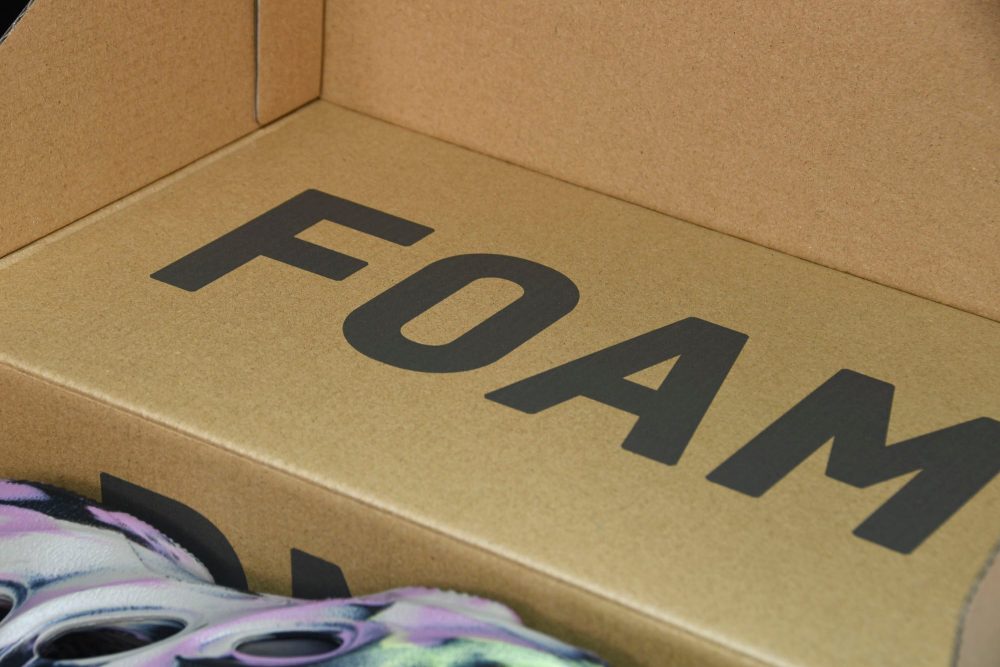 Yzy Foam RNNR 'MX Carbon' - Image 18