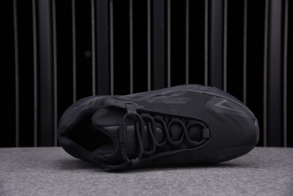 Yzy Boost 700 MNVN Black - Image 10
