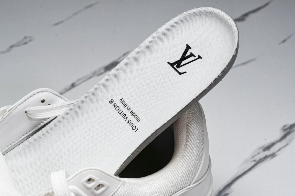 Louis Vuittоп Trainer Low 'White Embossed' - Image 13