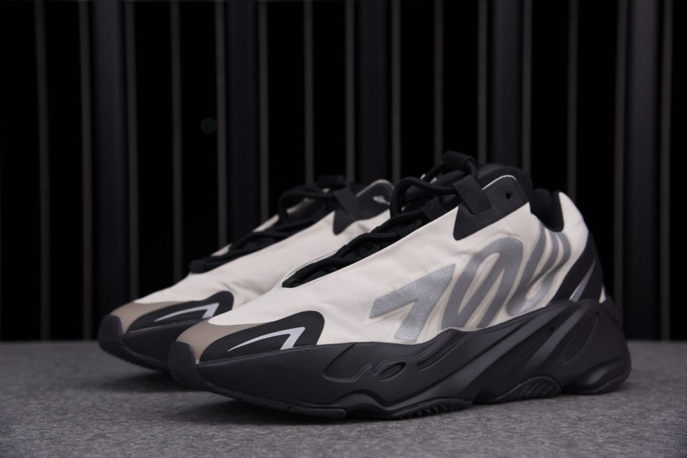Yzy Boost 700 MNVN Bone - Image 14
