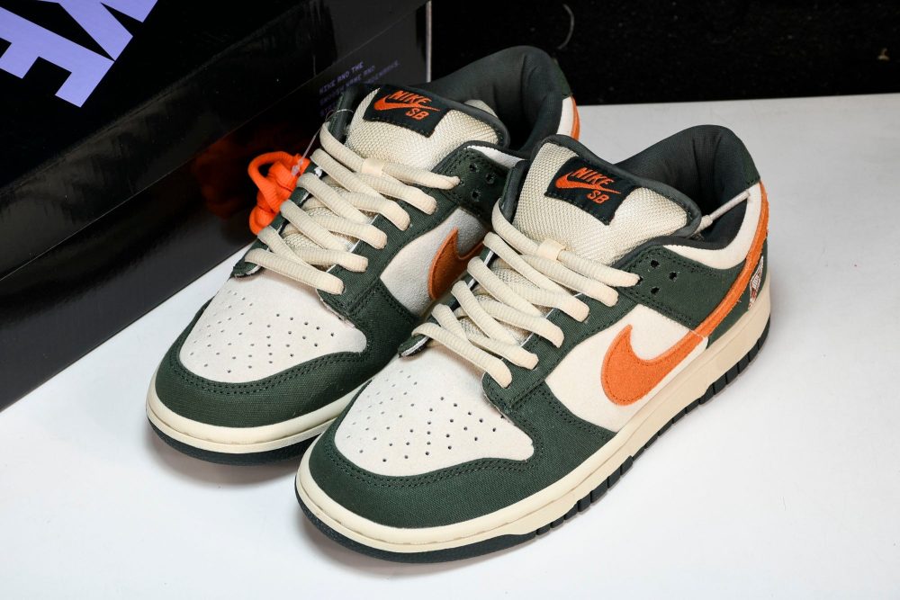 SB Dnk Low 'Eire' - Image 22