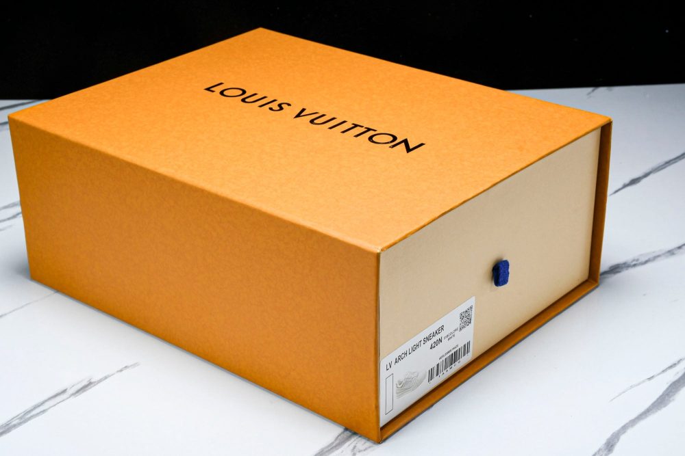 Louis Vuittоп Trainer Low 'White Embossed' - Image 24