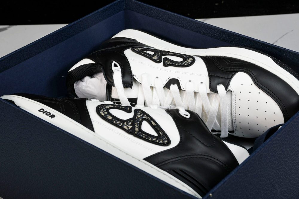 D1or B57 Mid-Top "Black White' - Image 21