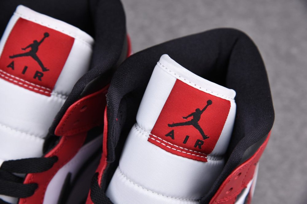 AJ1 Mid ‘Chicago Black Toe’ - Image 8