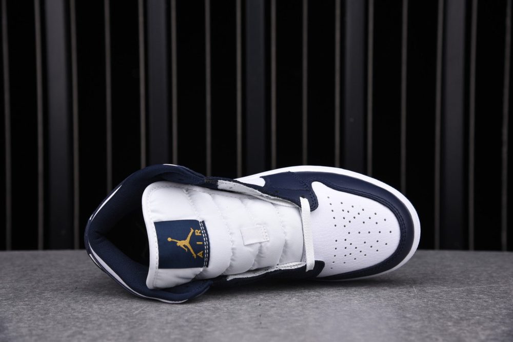 AJ1 Mid GS ‘Obsidian’ - Image 3