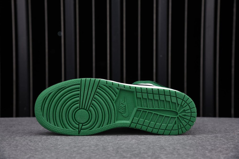 AJ1 Mid SE GS ‘Pine Green’ - Image 4