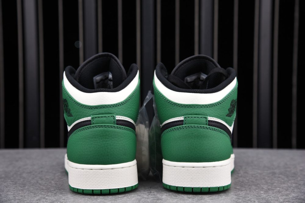 AJ1 Mid SE GS ‘Pine Green’ - Image 6