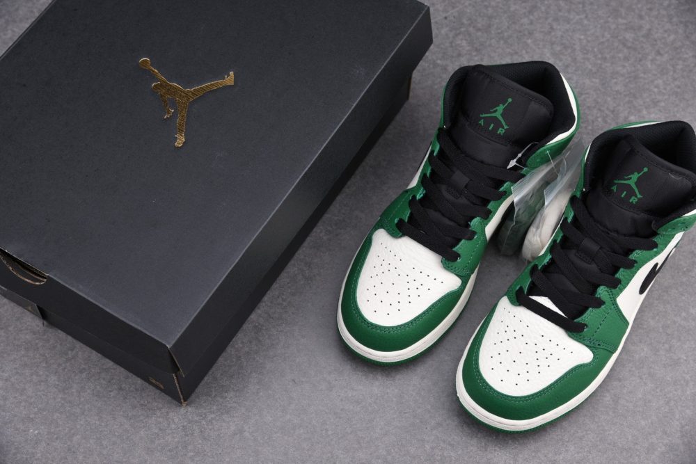 AJ1 Mid SE GS ‘Pine Green’ - Image 8