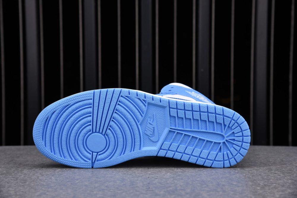 AJ1 Mid ‘UNC’ - Image 4