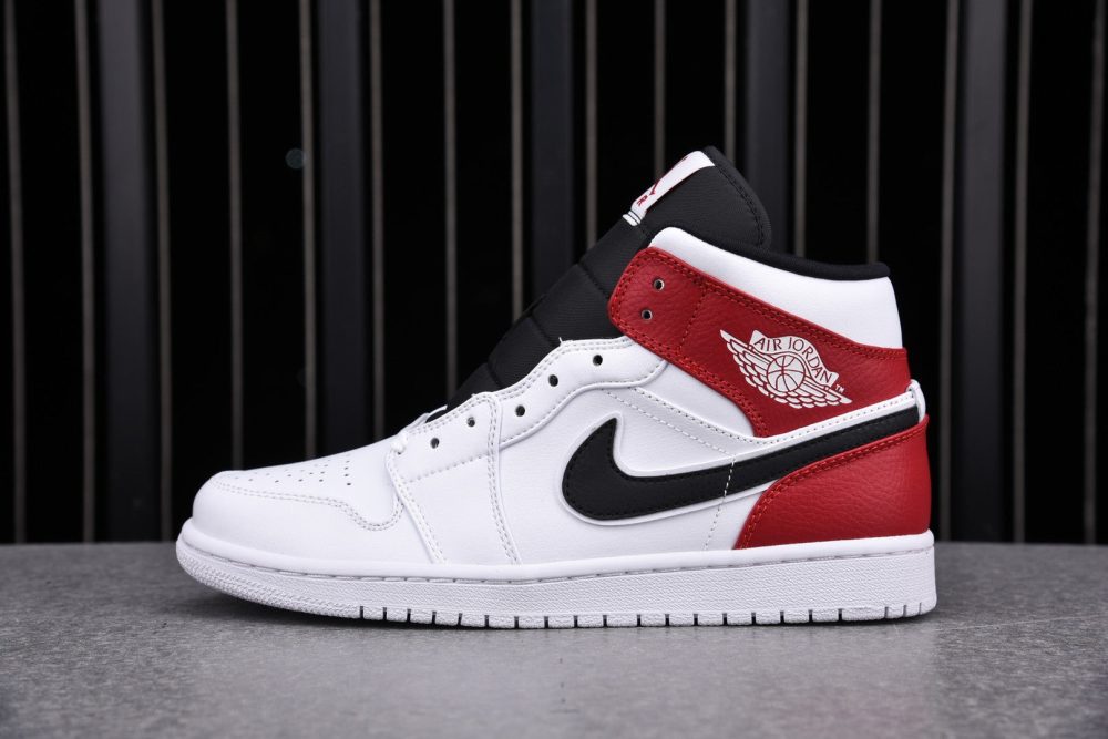 AJ1 Mid ‘White Chicago’