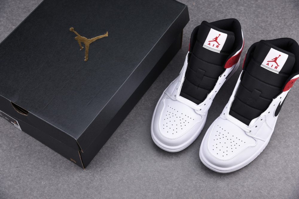 AJ1 Mid ‘White Chicago’ - Image 11