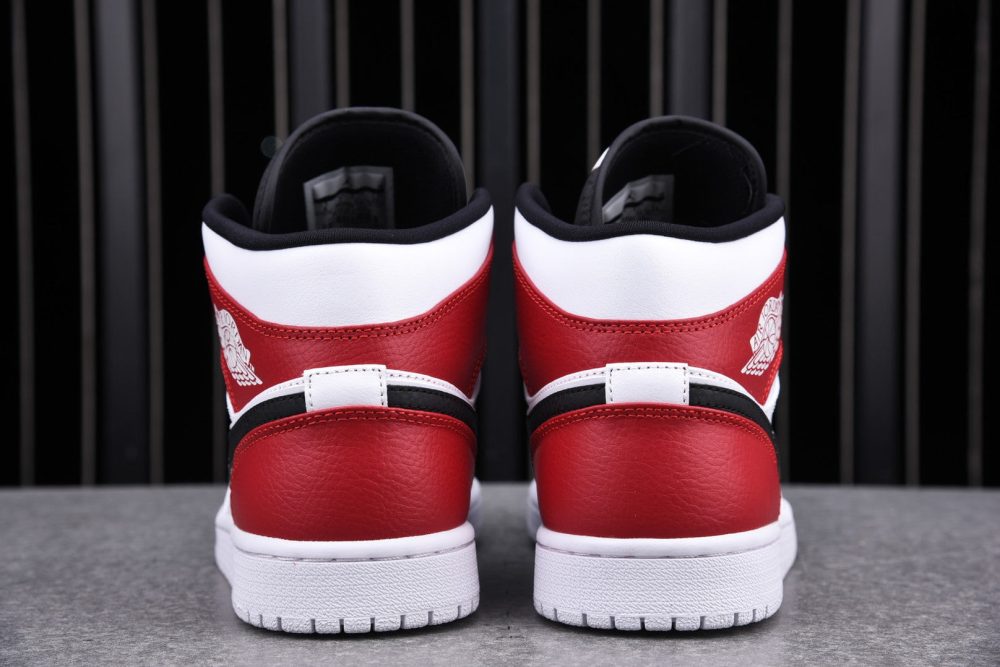 AJ1 Mid ‘White Chicago’ - Image 6