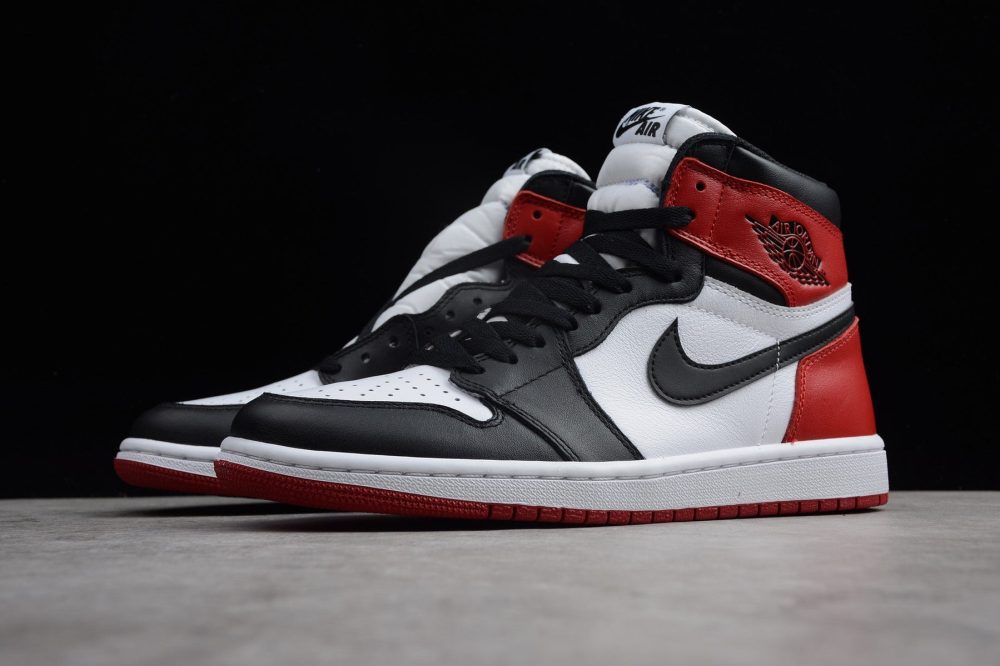 AJ1 Retro High Black Toe (2016) - Image 2
