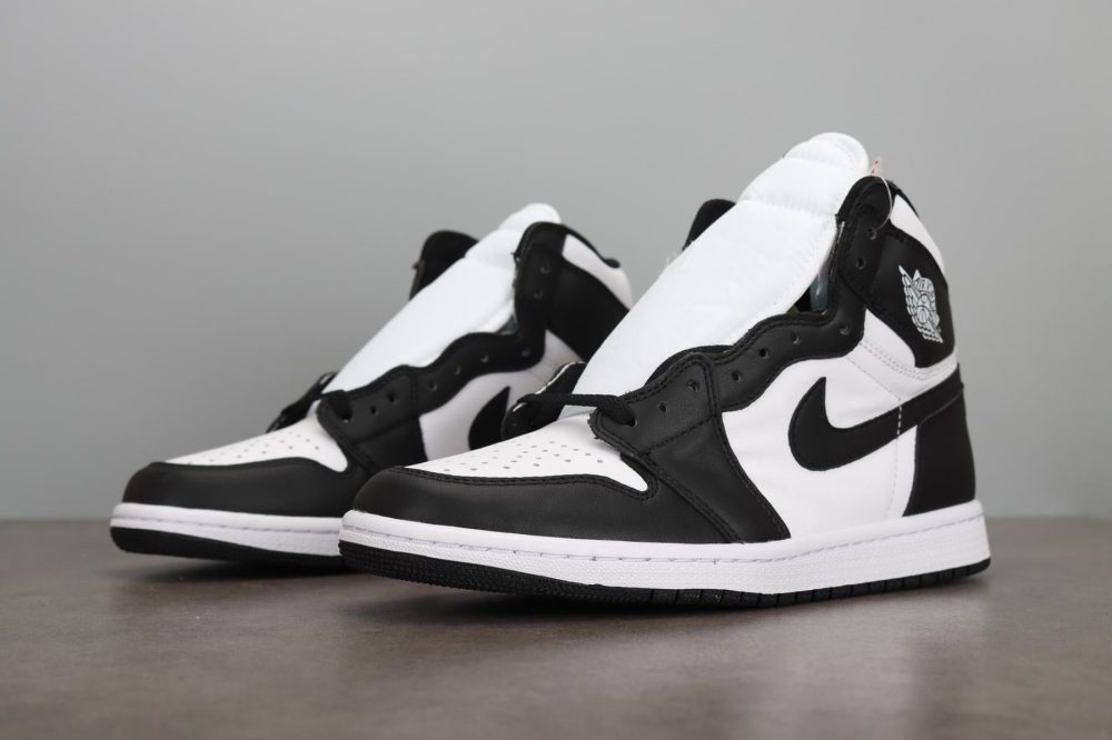 AJ1 Retro High Black White (2014) - Image 7