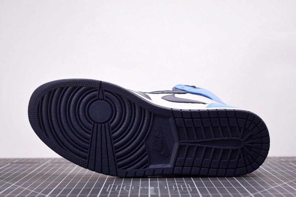 AJ1 Retro High Obsidian UNC - Image 4