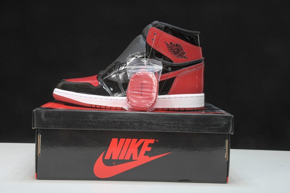 AJ1 Retro High OG ‘Bred Patent' - Image 17