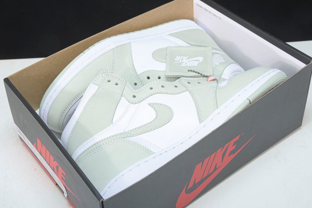 AJ1 Retro High OG 'Seafoam' - Image 17