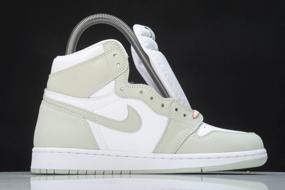 AJ1 Retro High OG 'Seafoam' - Image 3
