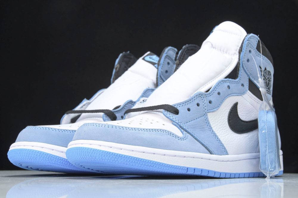 AJ1 Retro High OG University Blue - Image 2