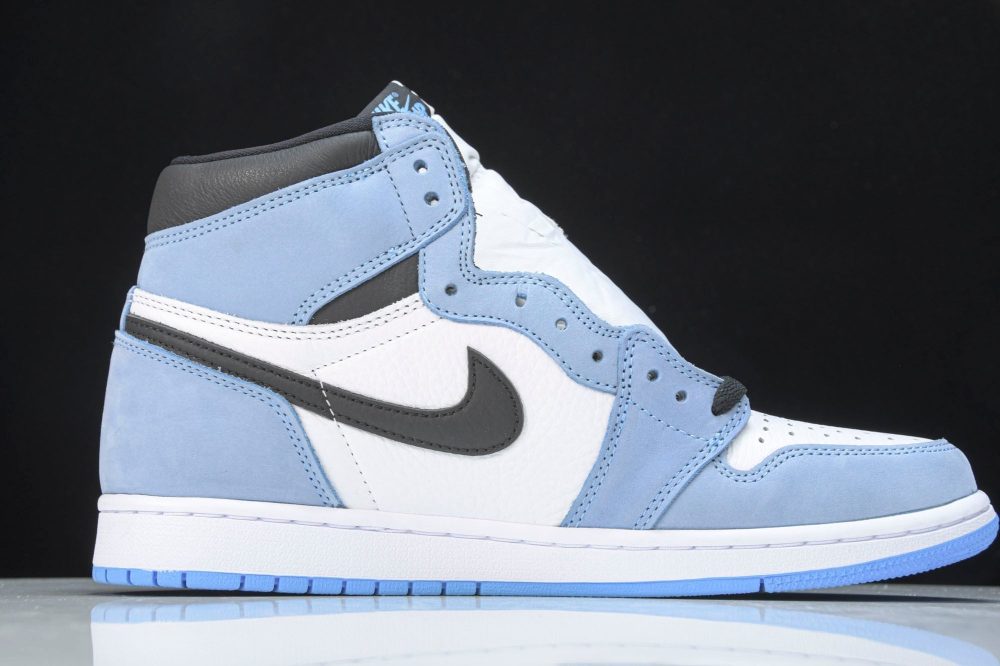 AJ1 Retro High OG University Blue - Image 3