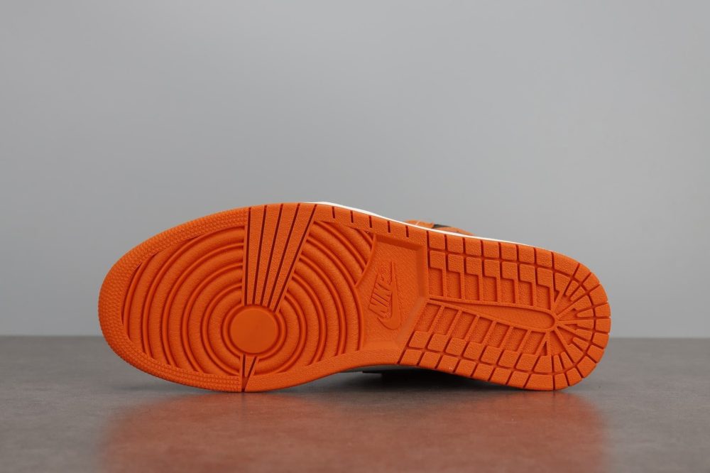 AJ1 Retro High 'Shattered Backboard' 2.0 - Image 4