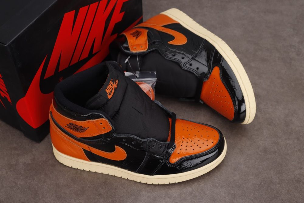 AJ1 Retro High 'Shattered Backboard' 3.0 - Image 10