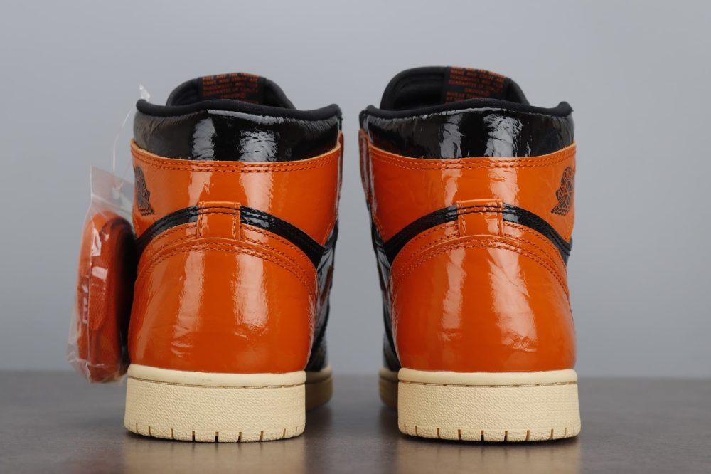 AJ1 Retro High 'Shattered Backboard' 3.0 - Image 5