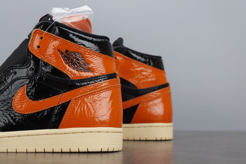 AJ1 Retro High 'Shattered Backboard' 3.0 - Image 6