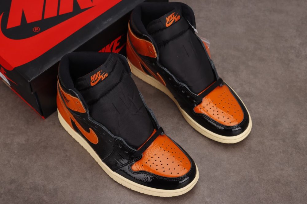 AJ1 Retro High 'Shattered Backboard' 3.0 - Image 9