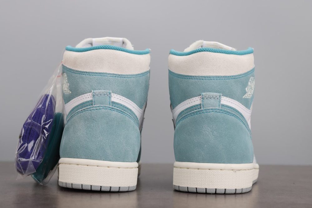 AJ1 Retro High Turbo Green - Image 5