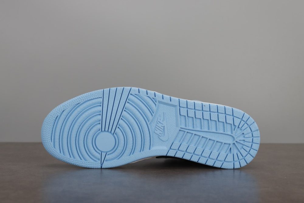 AJ1 Retro High UNC Patent “Blue Chill” - Image 4