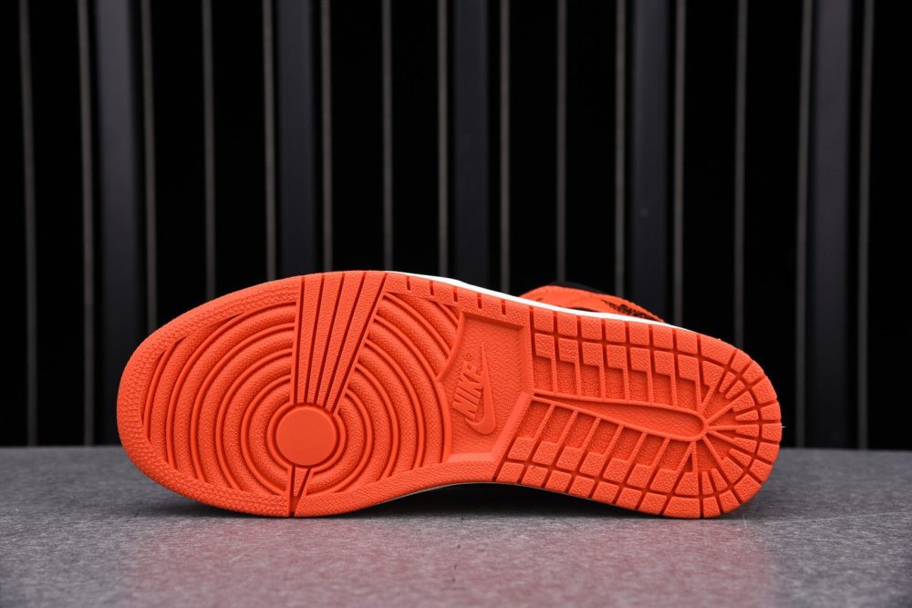 AJ1 Retro Mid SE ‘Team Orange’ - Image 4