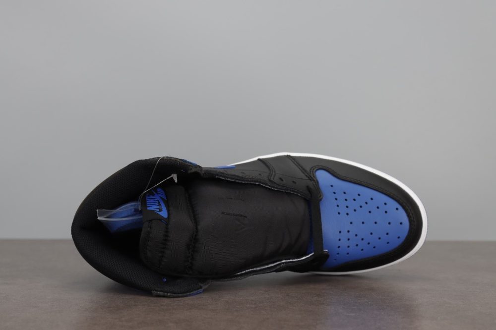 AJ1 Retro Royal - Image 3
