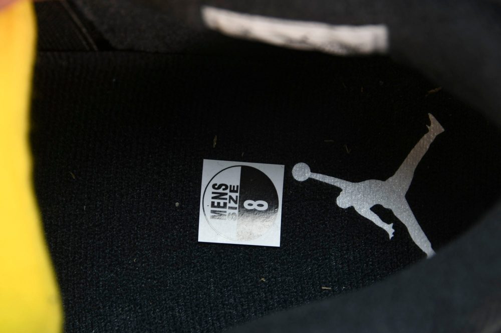 AJ4 Retro 'Thunder' 2023 - Image 12