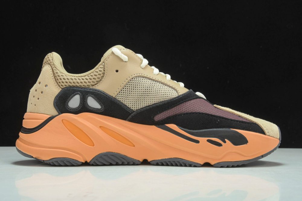 Yzy Boost 700 Enflame Amber - Image 3