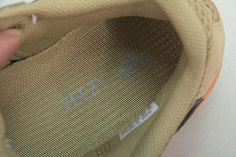 Yzy Boost 700 Enflame Amber - Image 14