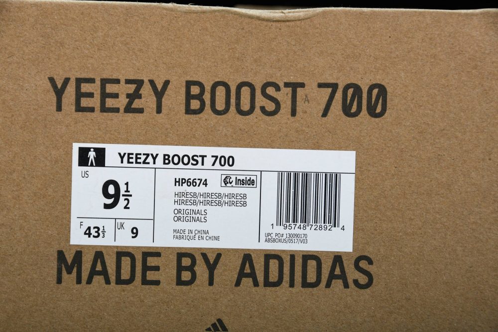 Yzy Boost 700 Hi-Res Blue - Image 29