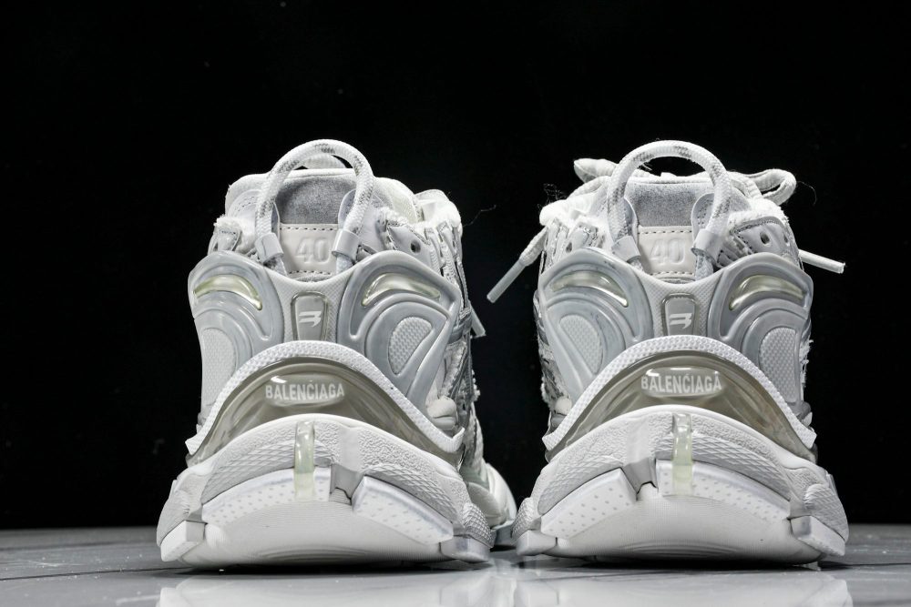 Runner 'White Silver Grey' - Image 7