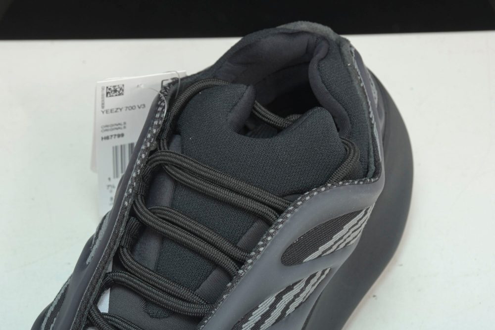 Yzy 700 V3 Alvah - Image 11