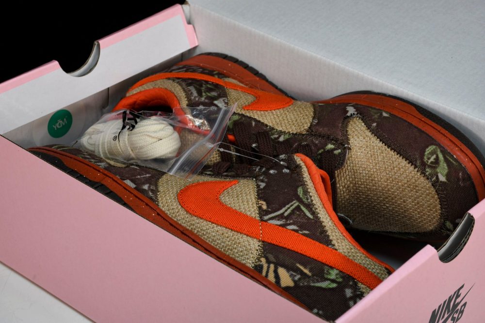SB Dnk Low x Reese Forbes 'Hunter' - Image 21