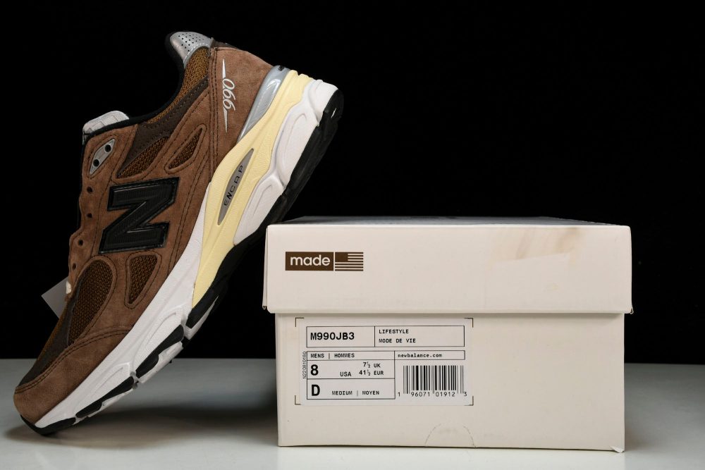 NB 990v3 x JJJJound 'Montréal' - Image 25