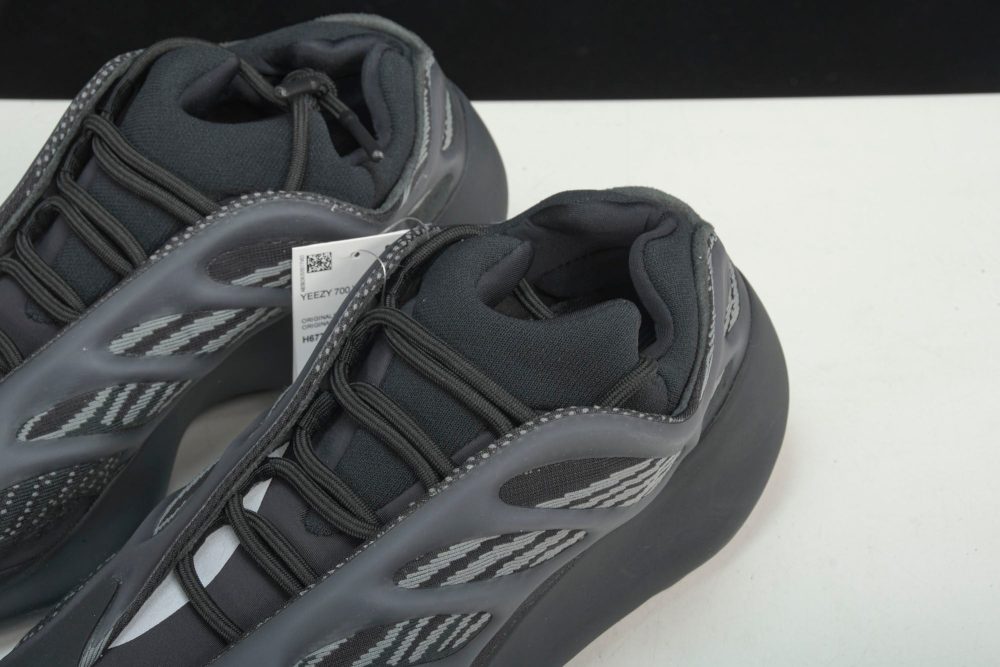 Yzy 700 V3 Alvah - Image 20
