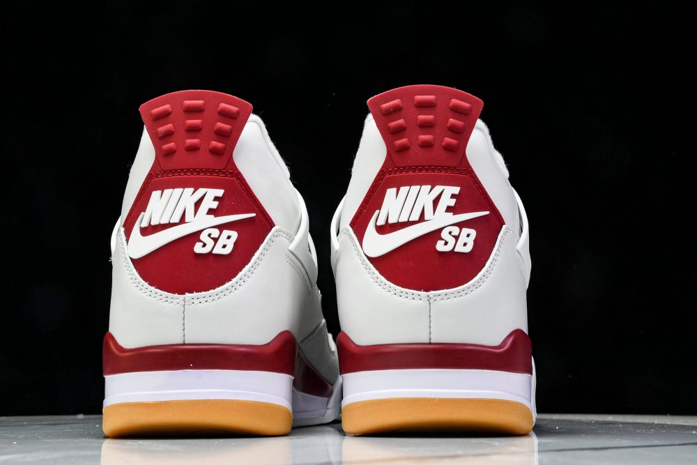 AJ4 Retro SB 'Varsity Red' (Friends & Family) - Image 7