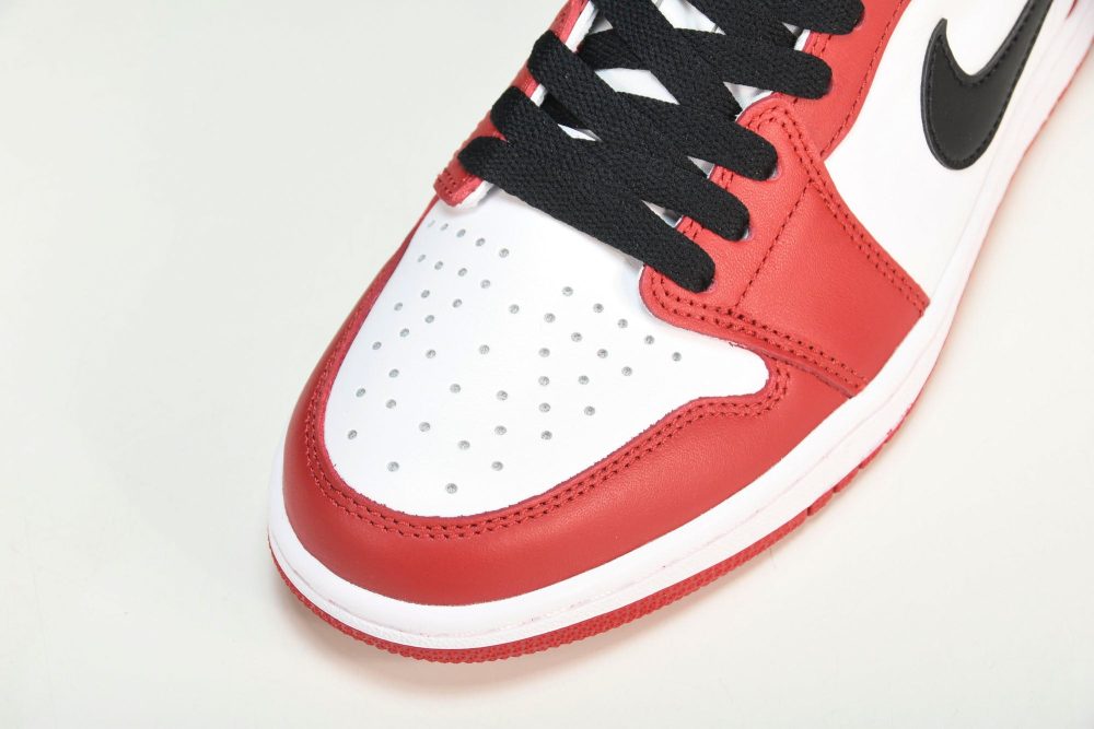 AJ1 Retro Low OG 'Chicago' - Image 10